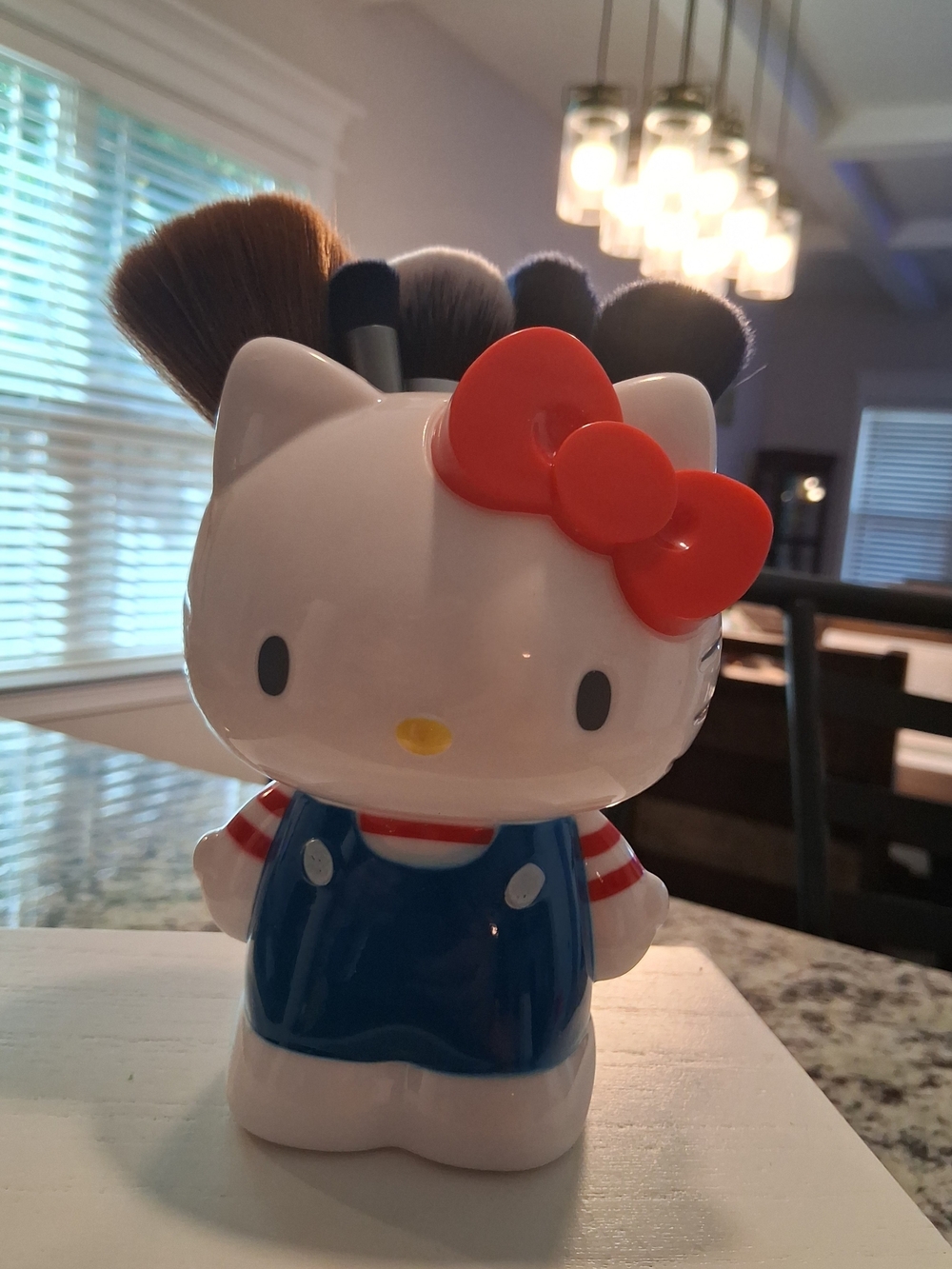Hello Kitty Red Bow Blue Outfit Brush & Accessory Holder